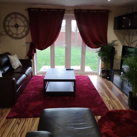 شقة Nightingale Gardens - 4 Bed Detached House - مانشستر المظهر الخارجي الصورة