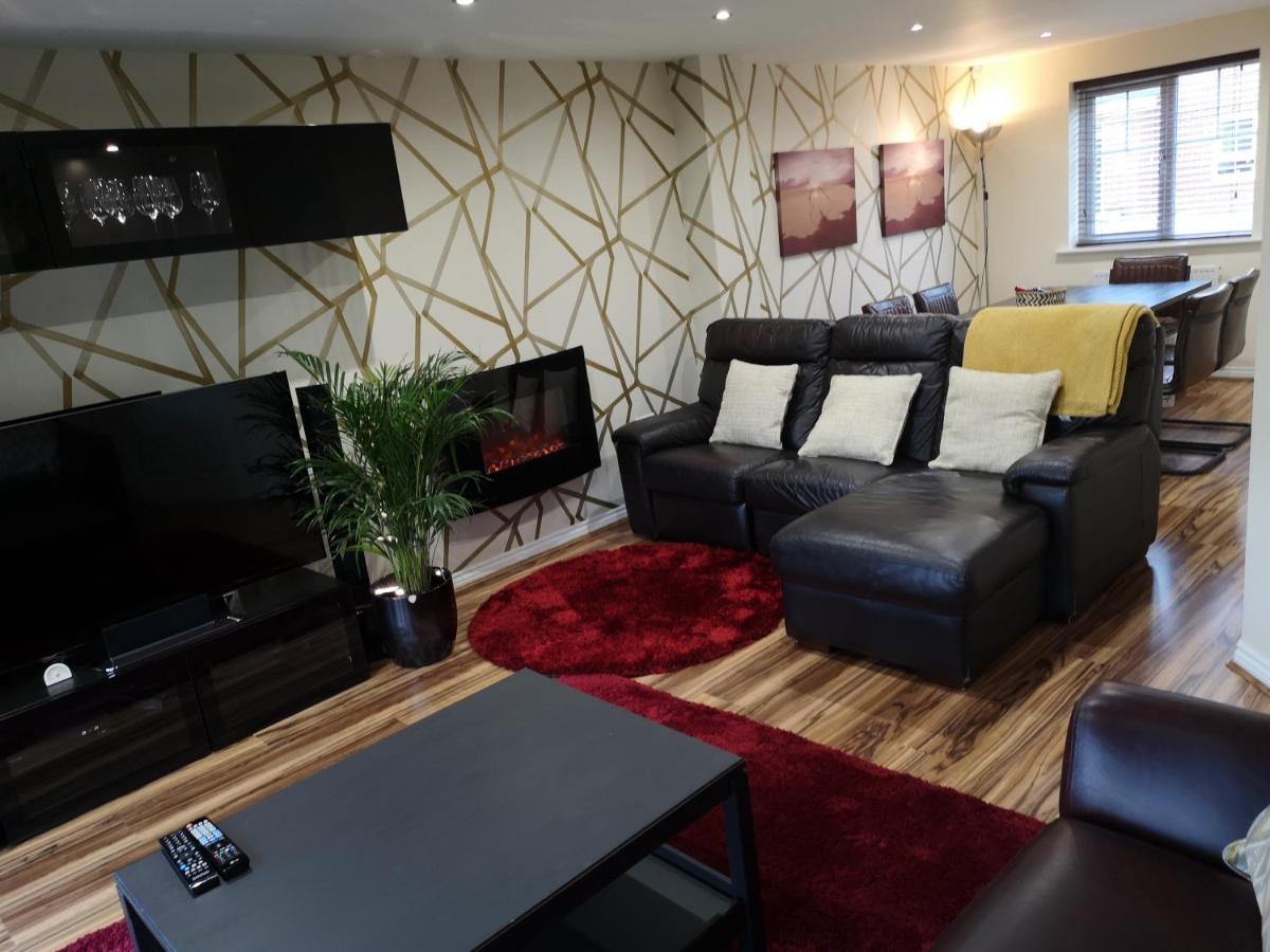 شقة Nightingale Gardens - 4 Bed Detached House - مانشستر المظهر الخارجي الصورة
