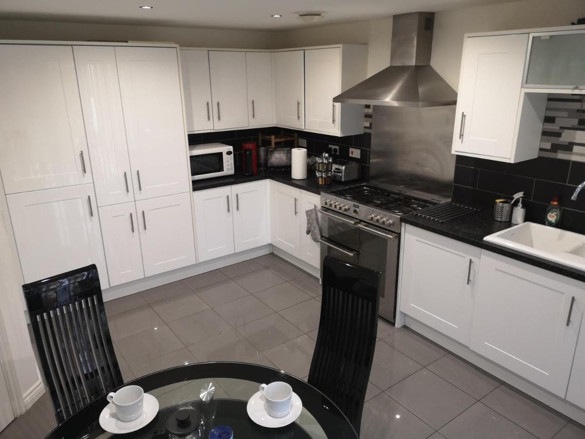 شقة Nightingale Gardens - 4 Bed Detached House - مانشستر المظهر الخارجي الصورة