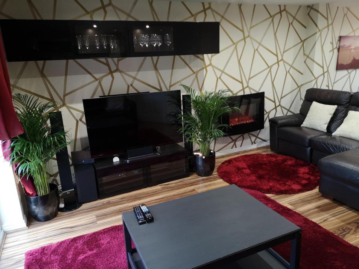 شقة Nightingale Gardens - 4 Bed Detached House - مانشستر المظهر الخارجي الصورة