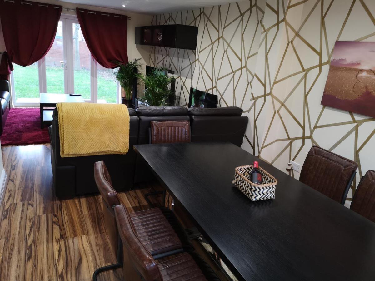 شقة Nightingale Gardens - 4 Bed Detached House - مانشستر المظهر الخارجي الصورة
