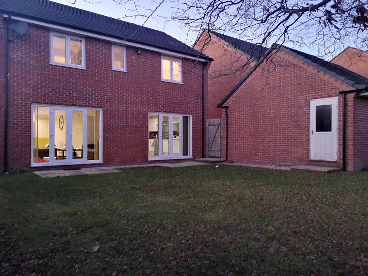 شقة Nightingale Gardens - 4 Bed Detached House - مانشستر المظهر الخارجي الصورة
