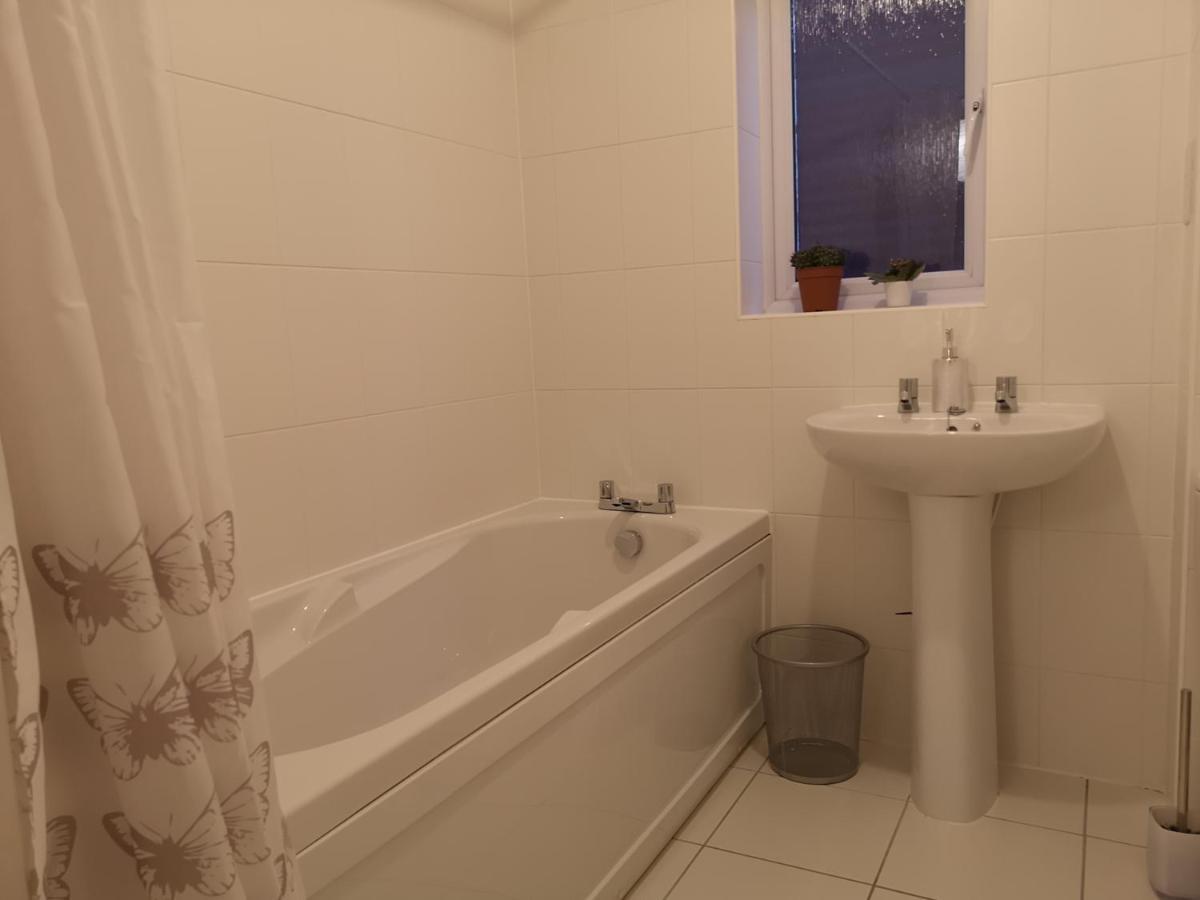 شقة Nightingale Gardens - 4 Bed Detached House - مانشستر المظهر الخارجي الصورة