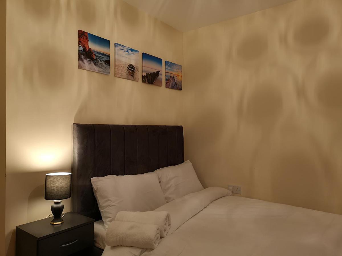 شقة Nightingale Gardens - 4 Bed Detached House - مانشستر المظهر الخارجي الصورة
