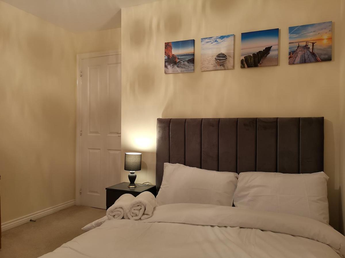 شقة Nightingale Gardens - 4 Bed Detached House - مانشستر المظهر الخارجي الصورة