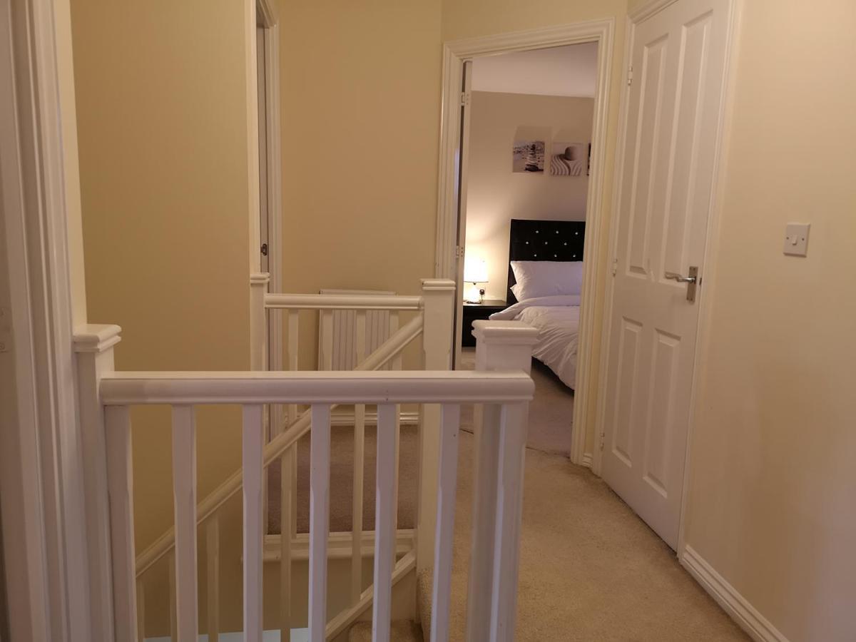 شقة Nightingale Gardens - 4 Bed Detached House - مانشستر المظهر الخارجي الصورة