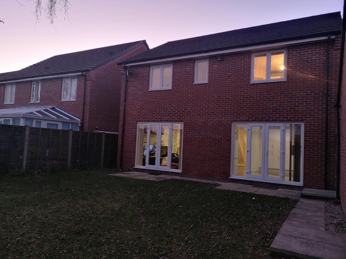 شقة Nightingale Gardens - 4 Bed Detached House - مانشستر المظهر الخارجي الصورة